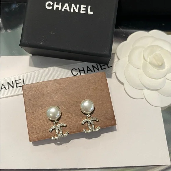 Chanel earrings - Picture 4 of 8